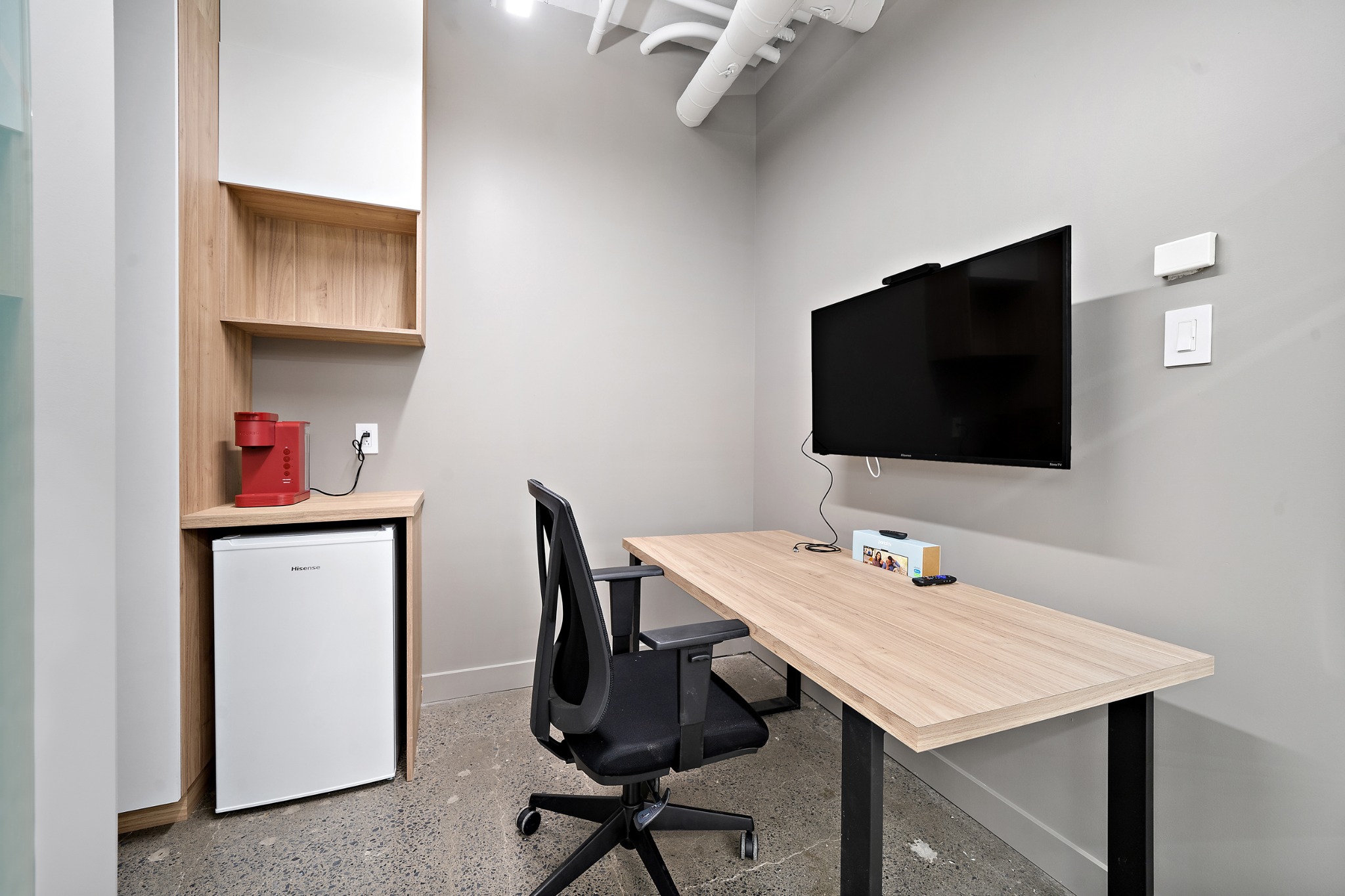 Furnished private focus office available with a Swivl Flex Office Membership