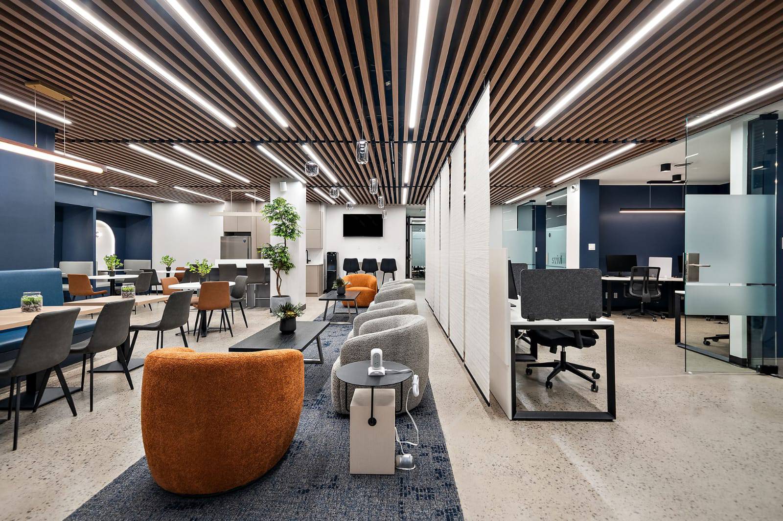 Bright premium Swivl lounge at Ville Saint-Laurent